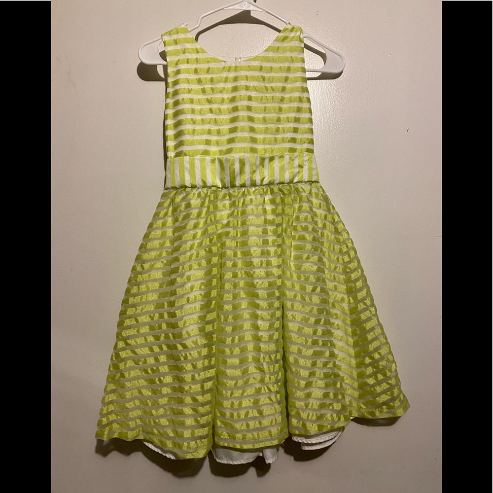 Girl’s dress